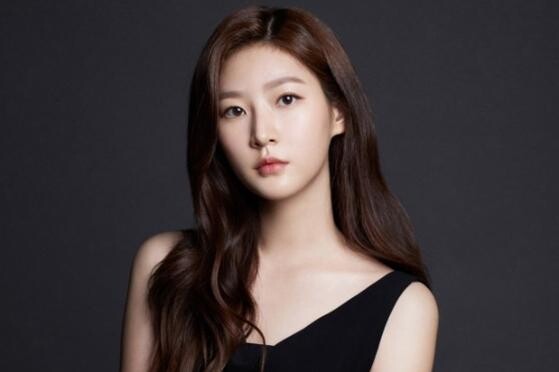 Actor Kim Sae-ron Withdraws from Play Amid Controversy